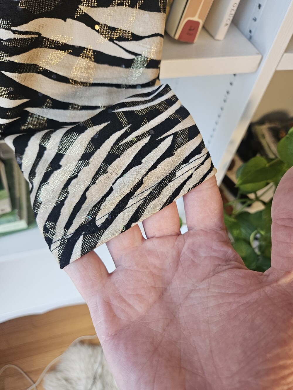 Vintage Joseph Ribkoff Blouse Zebra Print Black Cream Gold Top Size XL / 16 Glam - Picture 3 of 7